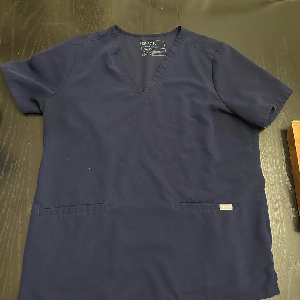 FIGS SCRUB TOP Large